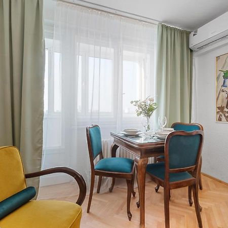 1Bdr Apartment Perla 225 Bukares Bagian luar foto